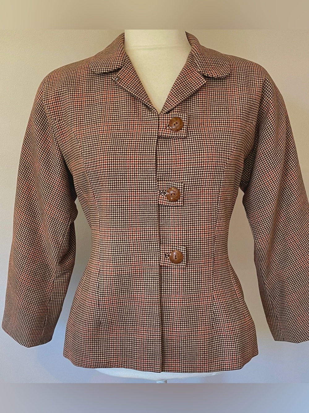 Vintage 1940’s “New/Look” Houndstooth blazer exceptionally tailored size 2 / 4